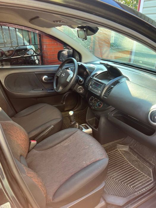 Nissan Note 2011 року