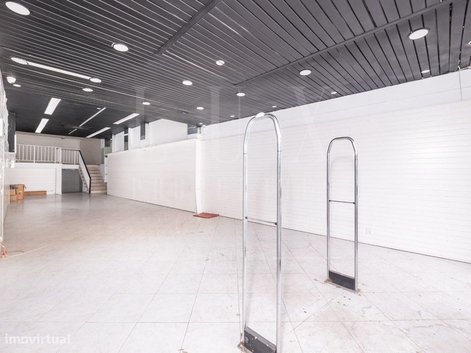 Estabelecimento Comercial | Rua das Padeiras, Coimbra