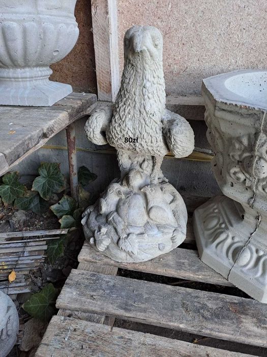 Figurki i doniczki betonowe