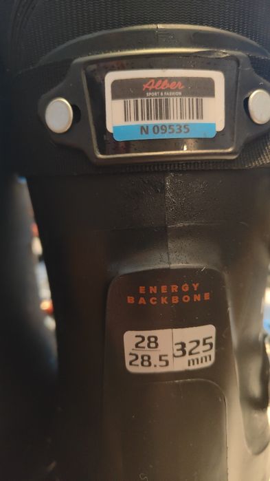 Narty, buty narciarskie, kijki