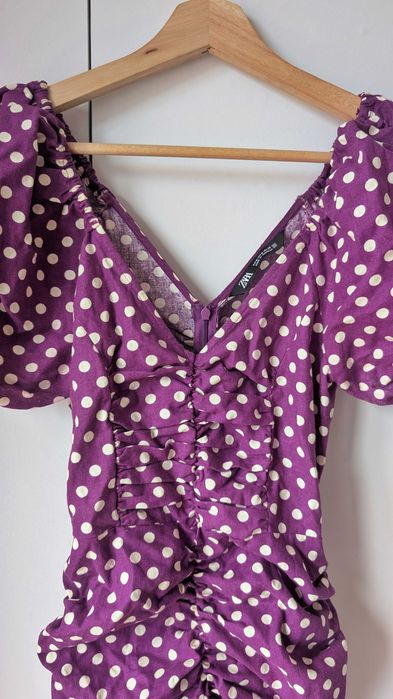 Vestido de verão curto violeto em bolinhas brancas ZARA