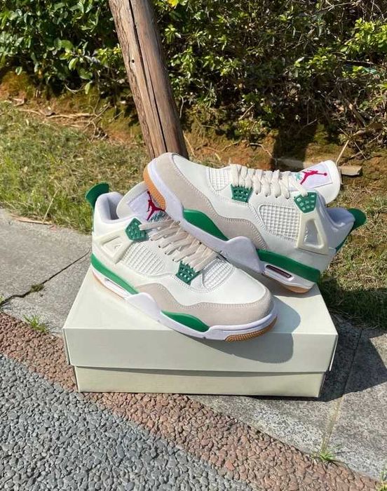 Jordan 4 Retro SB Pine Green R.43