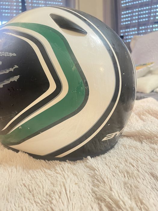 Capacete da marca Bye M