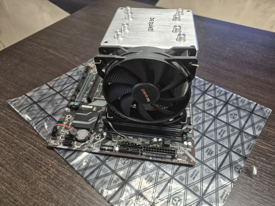 Płyta główna B360M + i5 9400F + BE Quiet