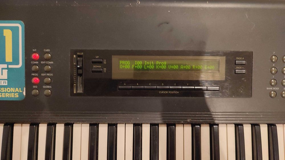 Korg M1 - Sintetizador