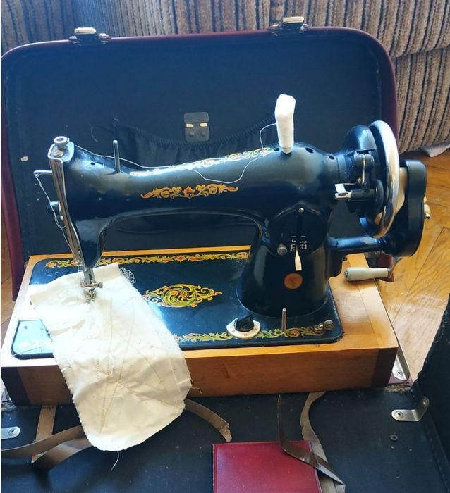Швейная машинка Зингер