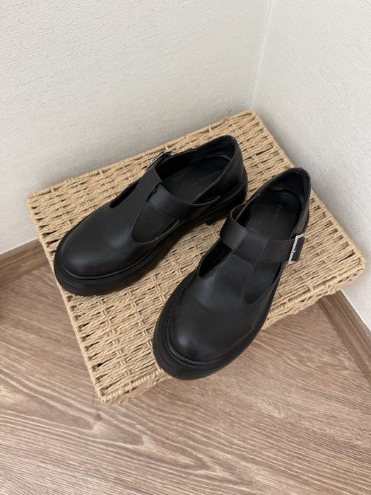 Туфлі мері джейн bershka 36