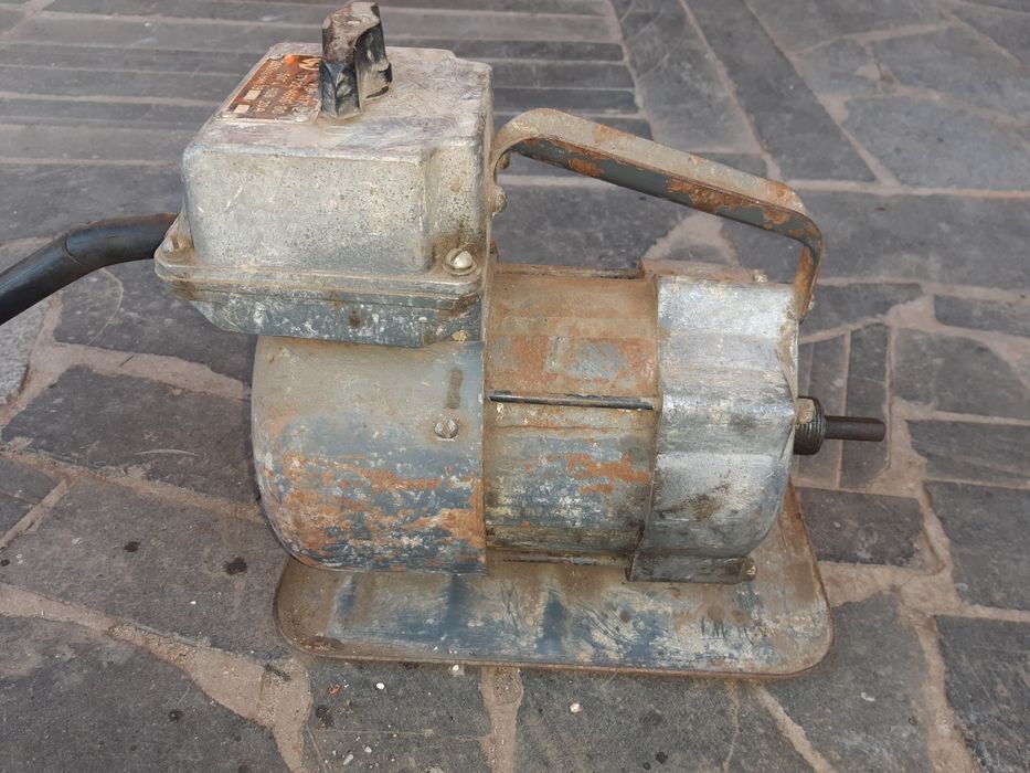 Двигатель к шлиф машынке