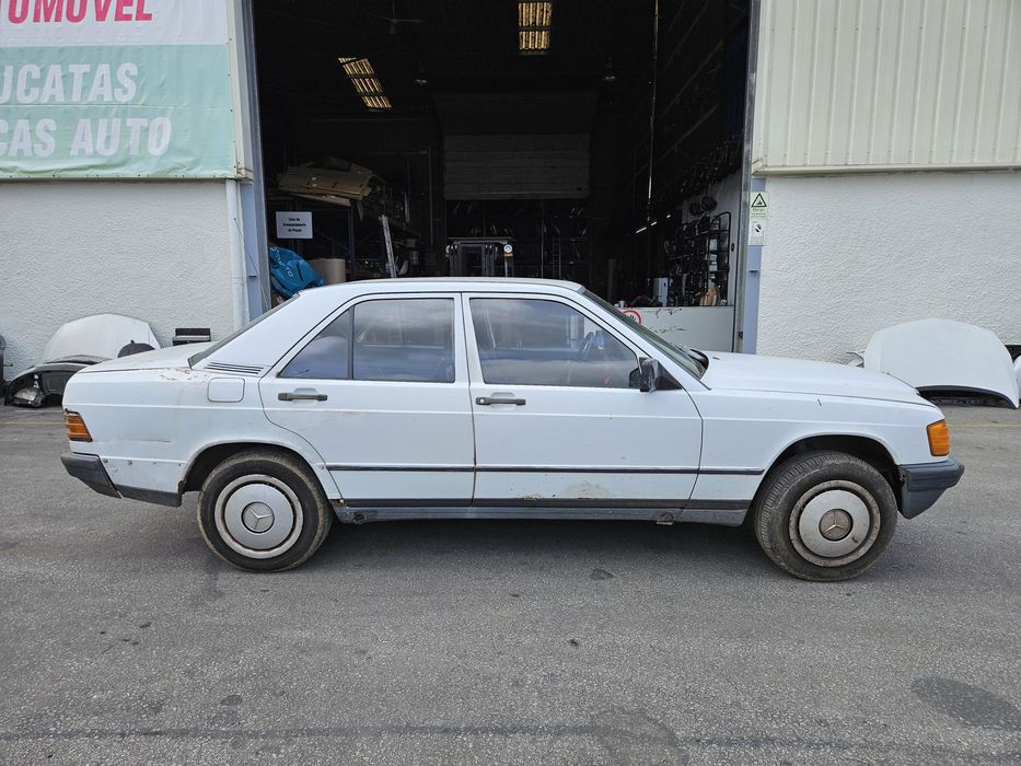 Mercedes-Benz 190D 2.0D de 1989 para peças