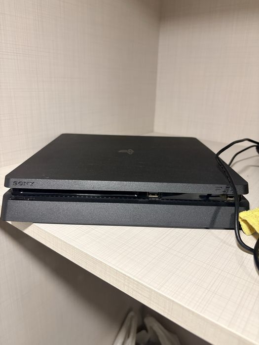 Playstation 4 com 3 jogos