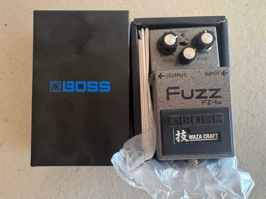 Pedal Boss FZ-1W Fuzz Waza Craft