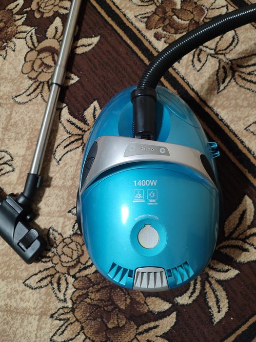 Пилосос з аквафільтром Zelmer Jancio ZVC1400WD