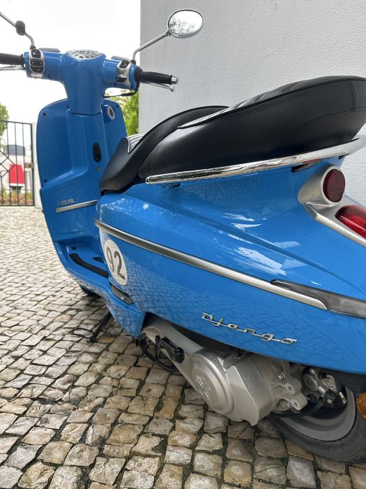 Moto semi nova cheirando a novo