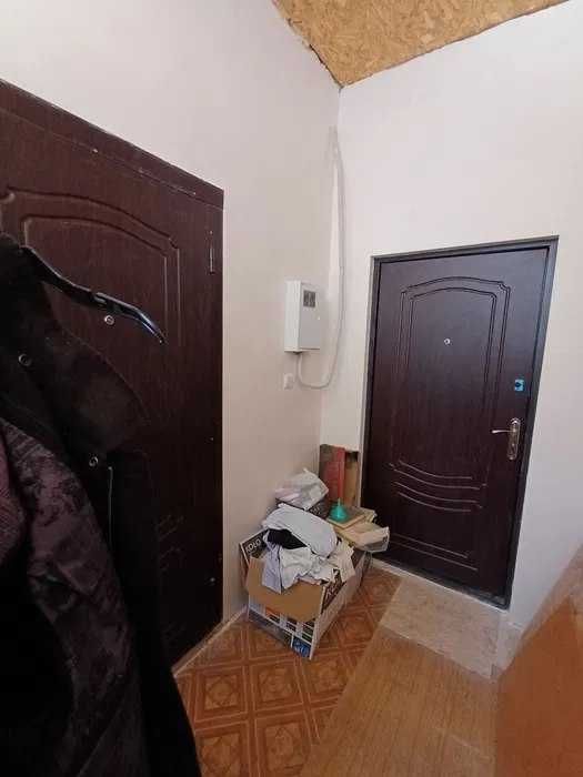 ПРОДАЮ 1-кім.Кв. 43м2 кух.12м2 Всі зручн. Гарний стан. М/п Поруч ЦЕНТР