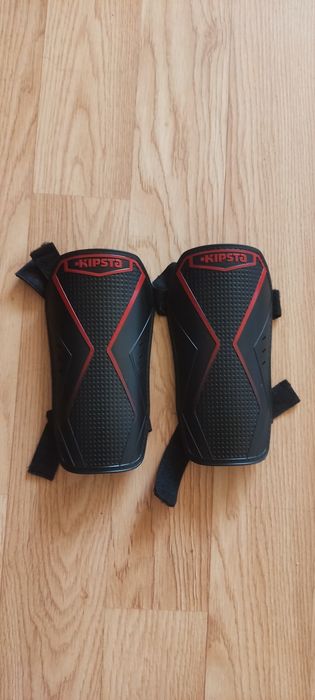 Ochraniacze piłkarskie na piszczele