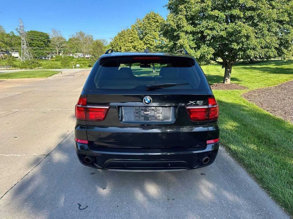 BMW X5 xDrive35i      2012