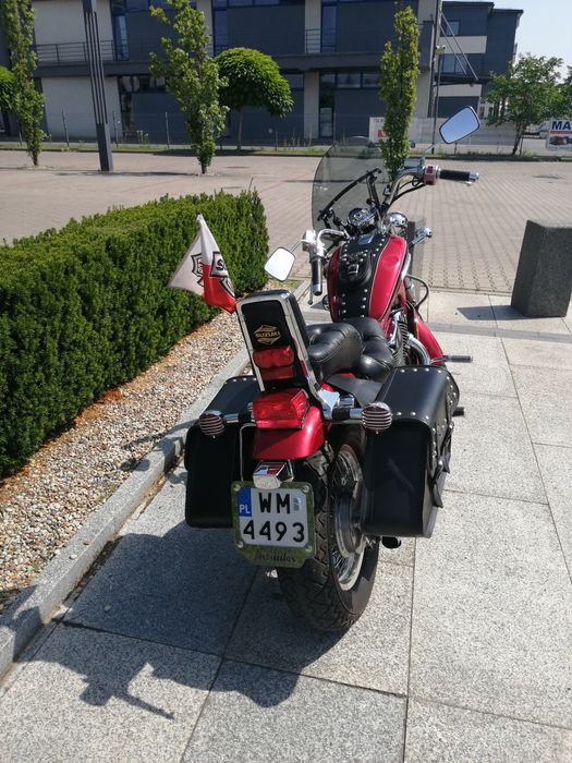 Suzuki Intruder vs 800