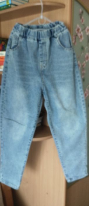 Джинси на дівчинку 140-146 см
