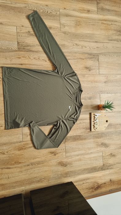 Bluzka sportowa Nike The Nike Tee treningowa