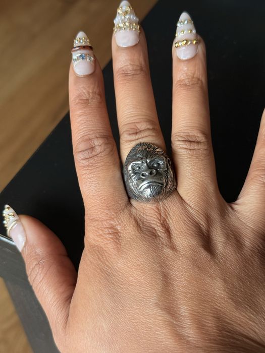 Anel prateado cara gorila