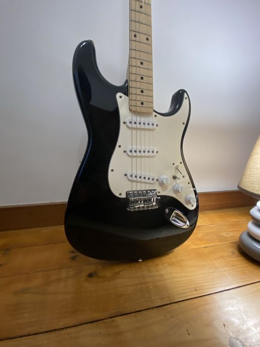 Squier Stratocaster Black (Mod Gilmour-ler descrição) - Setup Incluído