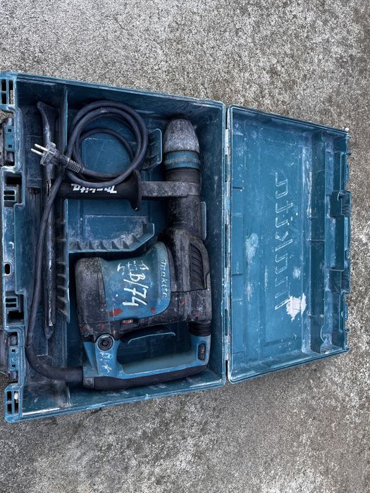 Makita HM0871C młot udarowy wyburzeniowy
