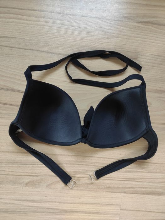 Czarny biustonosz góra od bikini 44C/B