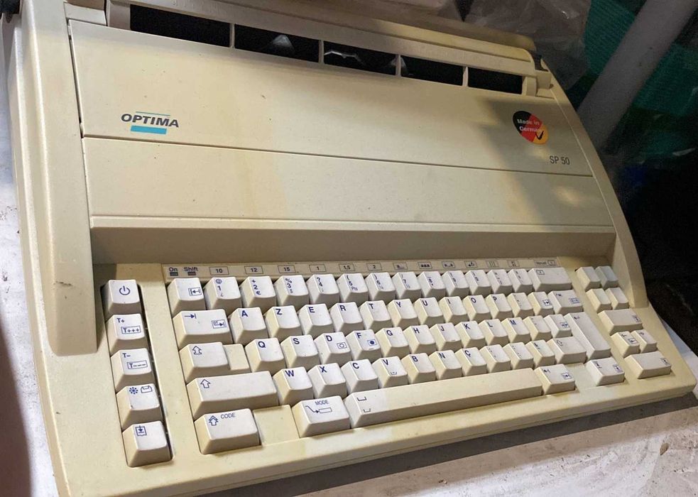Maquina de escrever elétrica Optima SP 50