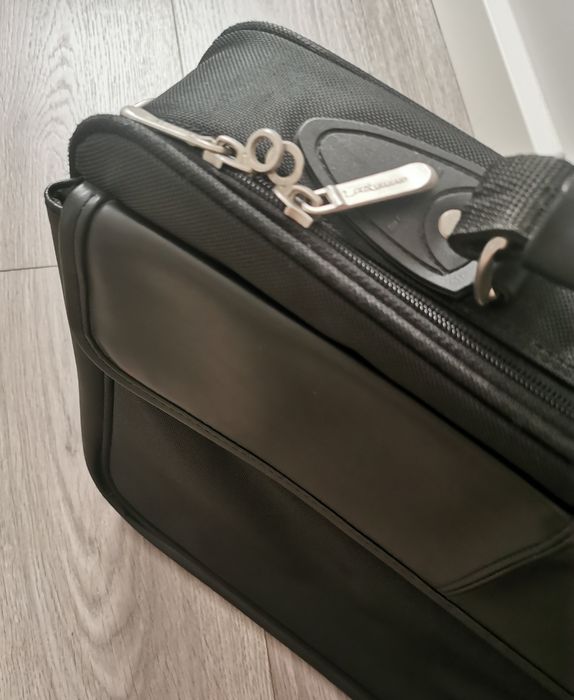 Mala computador preta