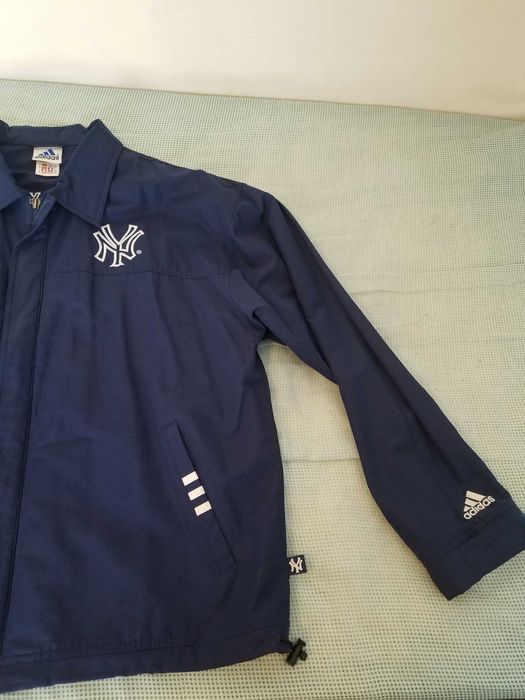 Casaco, com muito pouco uso,da ADIDAS, dos NEW YORK YANKEES, tamanho L