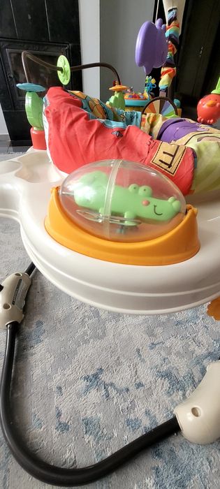 Розважальний центр - стрибуни Fisher Price