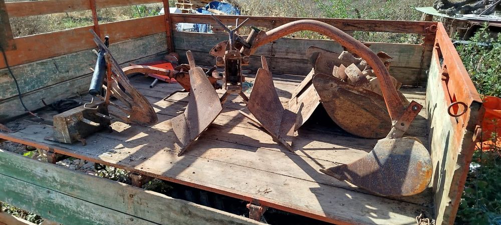 Tractor PGS com alfaias 14cv