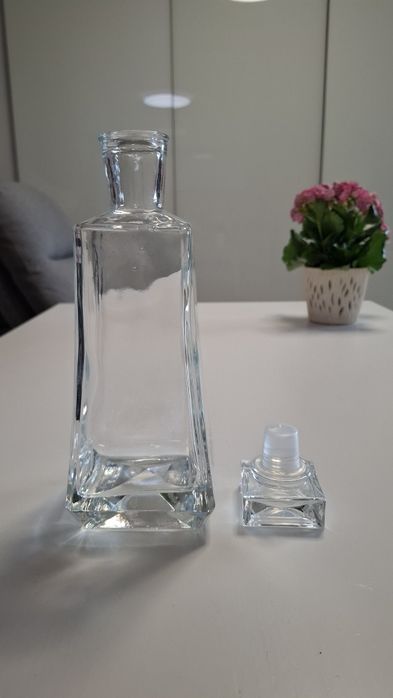 Zestaw karafek do whisky i nalewek