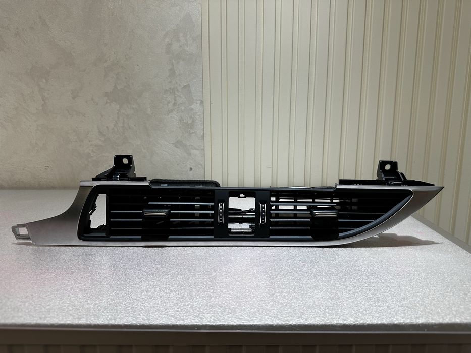 Продам дефлектор воздуховода на Audi A6 C7