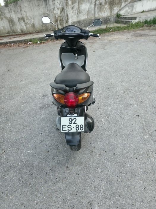 Piaggio fly 125 4 tempos muito económica