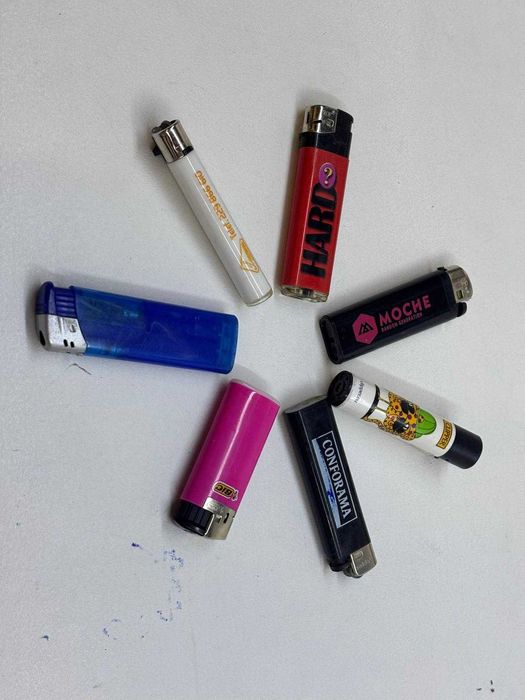 Conjunto de 7 isqueiros de coleção