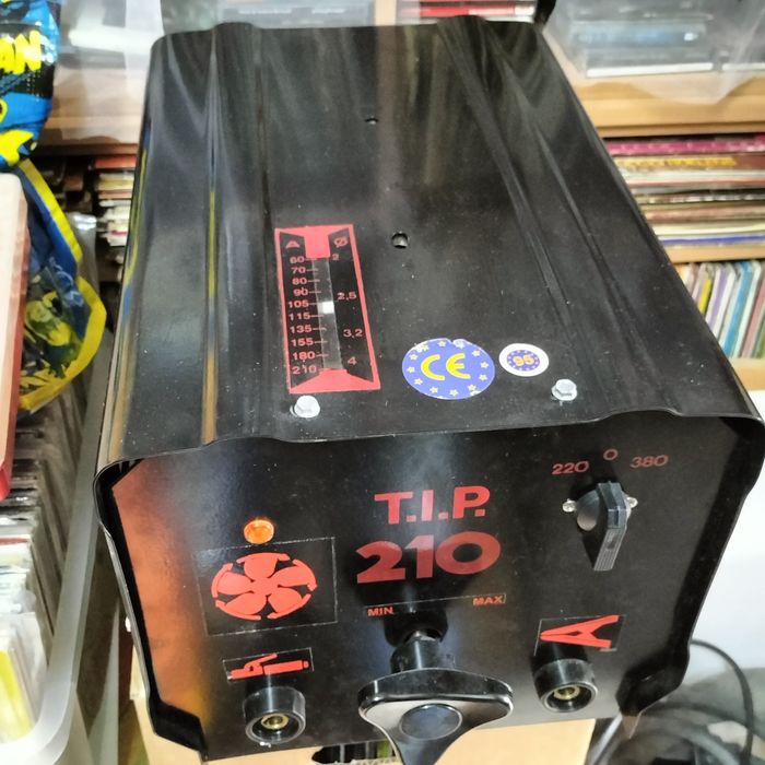 Máquina soldar nova na caixa