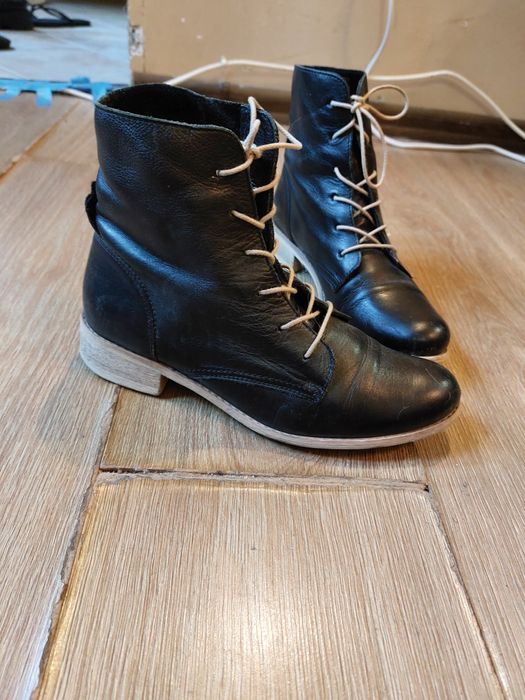 Botki/Trzewiki wojas skórzane 38 czarne sznurowane