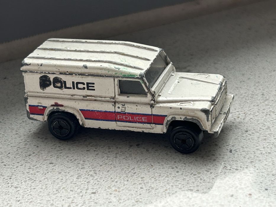 Modelik Resorak Corgi Land Rover police 80’s vintage