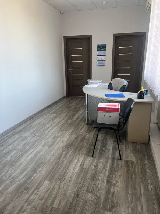 Продаж комерційного  приміщення 1212м2 на обʼїзній