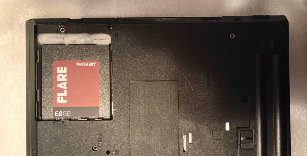 IBM ThinkPad R60 || Intel T5600 || ATI X1400 || 15.0" || 1400x1050 || 4GB || 60 GB SSD (Lenovo)