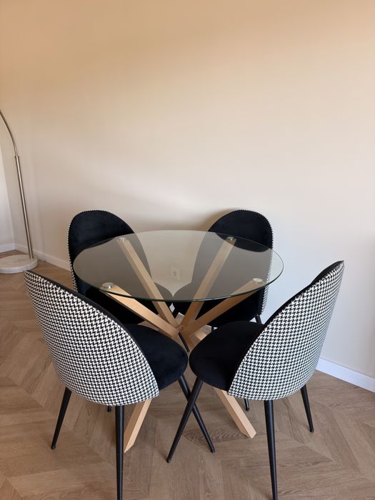 Mesa de jantar em vidro