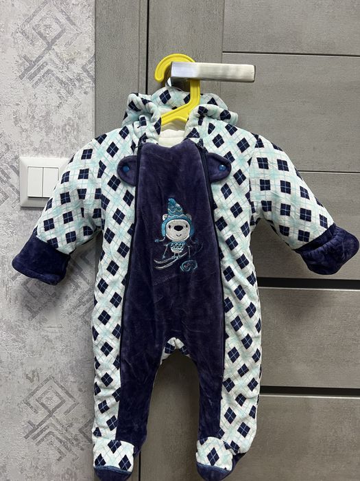 Комбінезон та шапочка для новонароджегоно