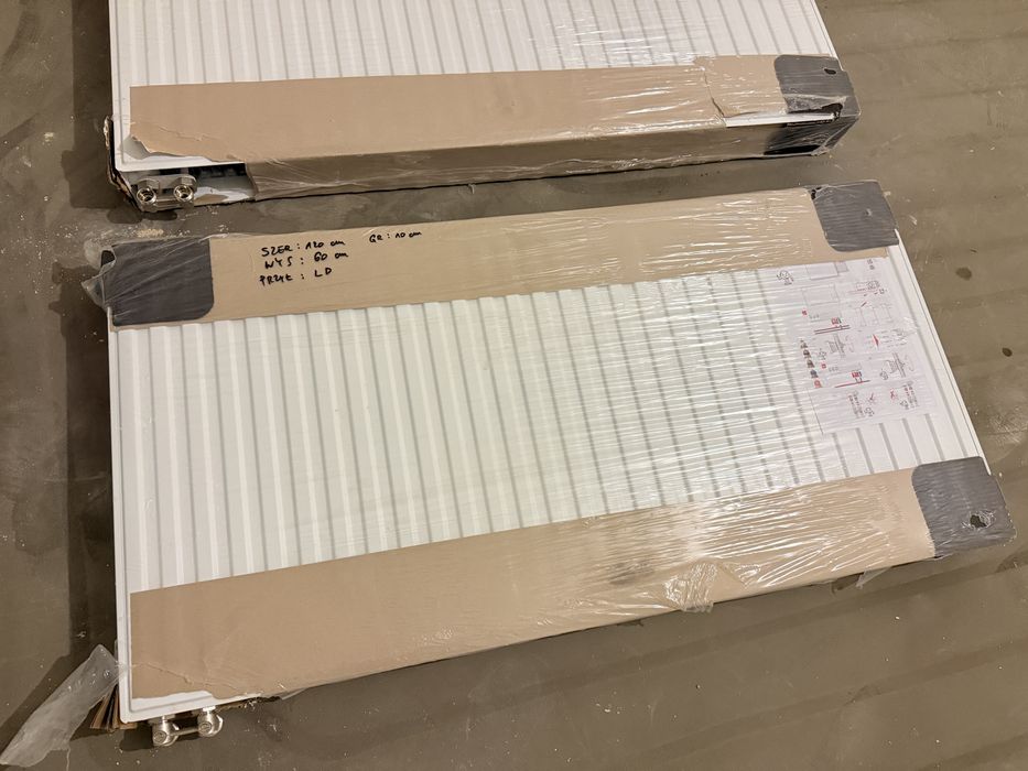Grzejniki / kaloryfery zaworowe Cosmo 22KV i 21KV-S 3 sztuki jak nowe