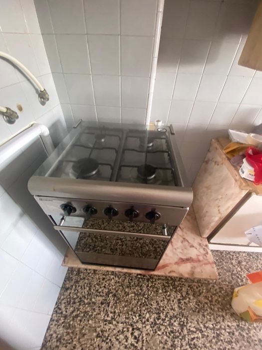 Fogao a gás, bom estado