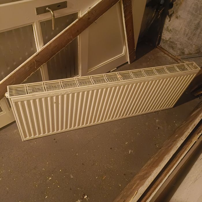 Grzejnik stalowy 140x50x10