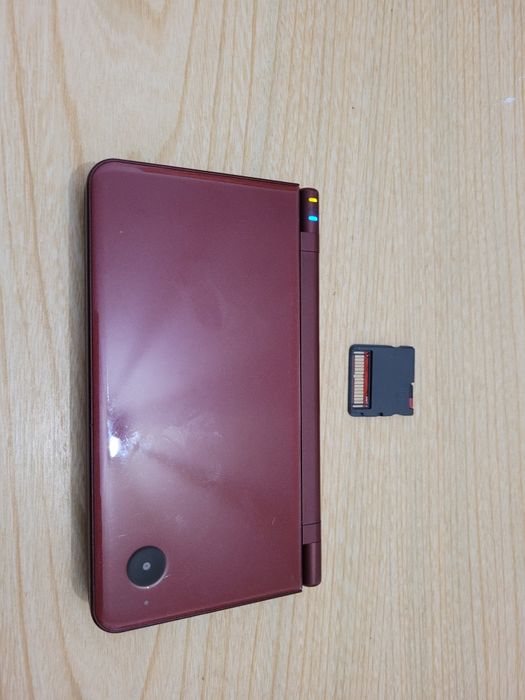 Nintendo DSi XL Vinho
