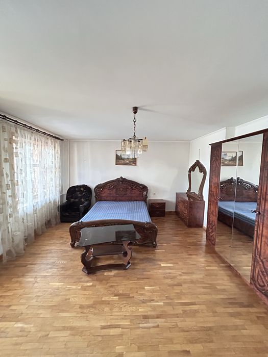 ВЕЛИКА 3 кім. квартира у тихому районі Д