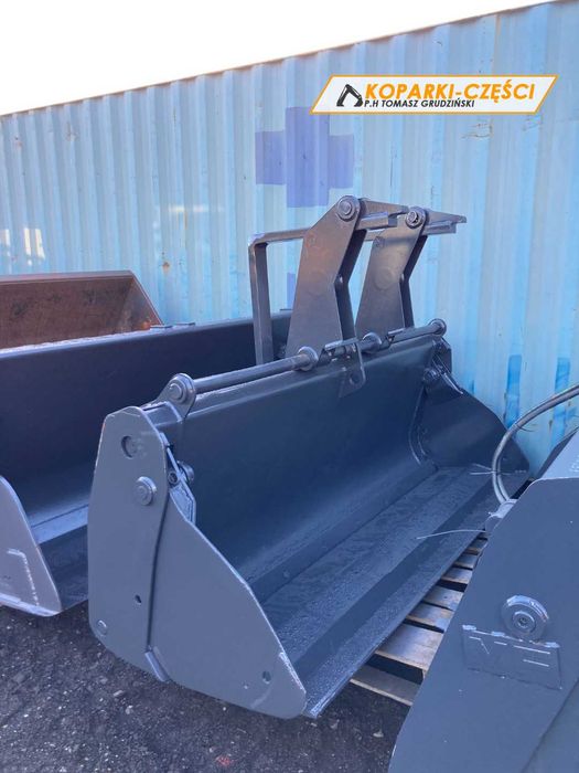 Łyżka 4w1 z widłami CASE 695 / New Holland LB 115 / Hitachi FB 200