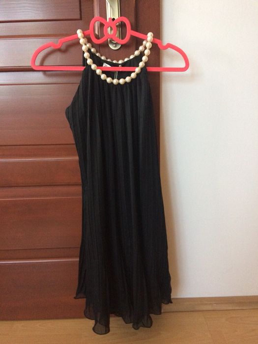 Sukienka plisowana perły